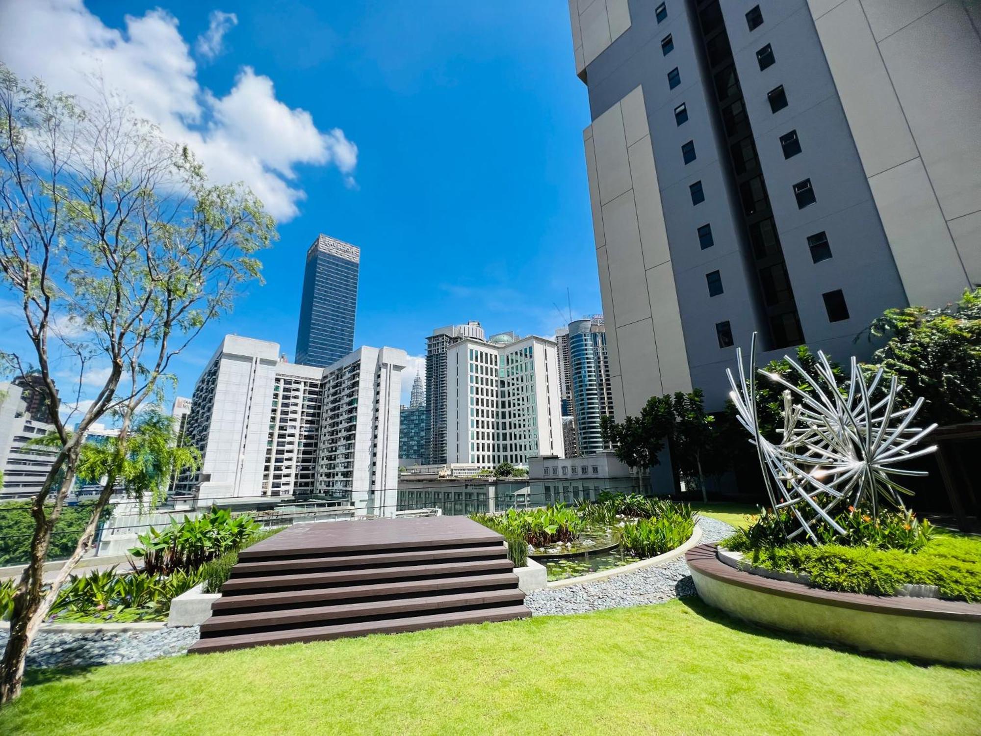 Luxury Suites At Axon Residence Куала-Лумпур Экстерьер фото