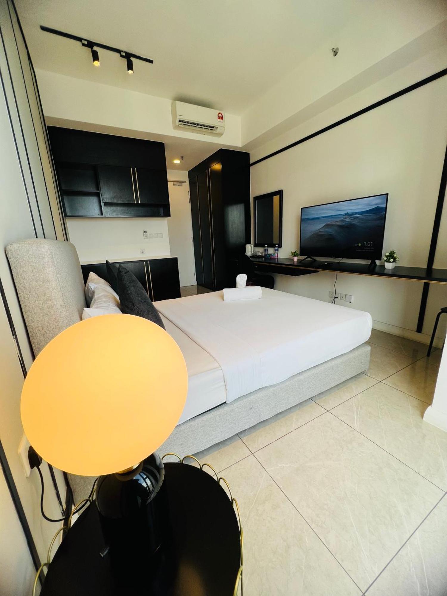 Luxury Suites At Axon Residence Куала-Лумпур Экстерьер фото